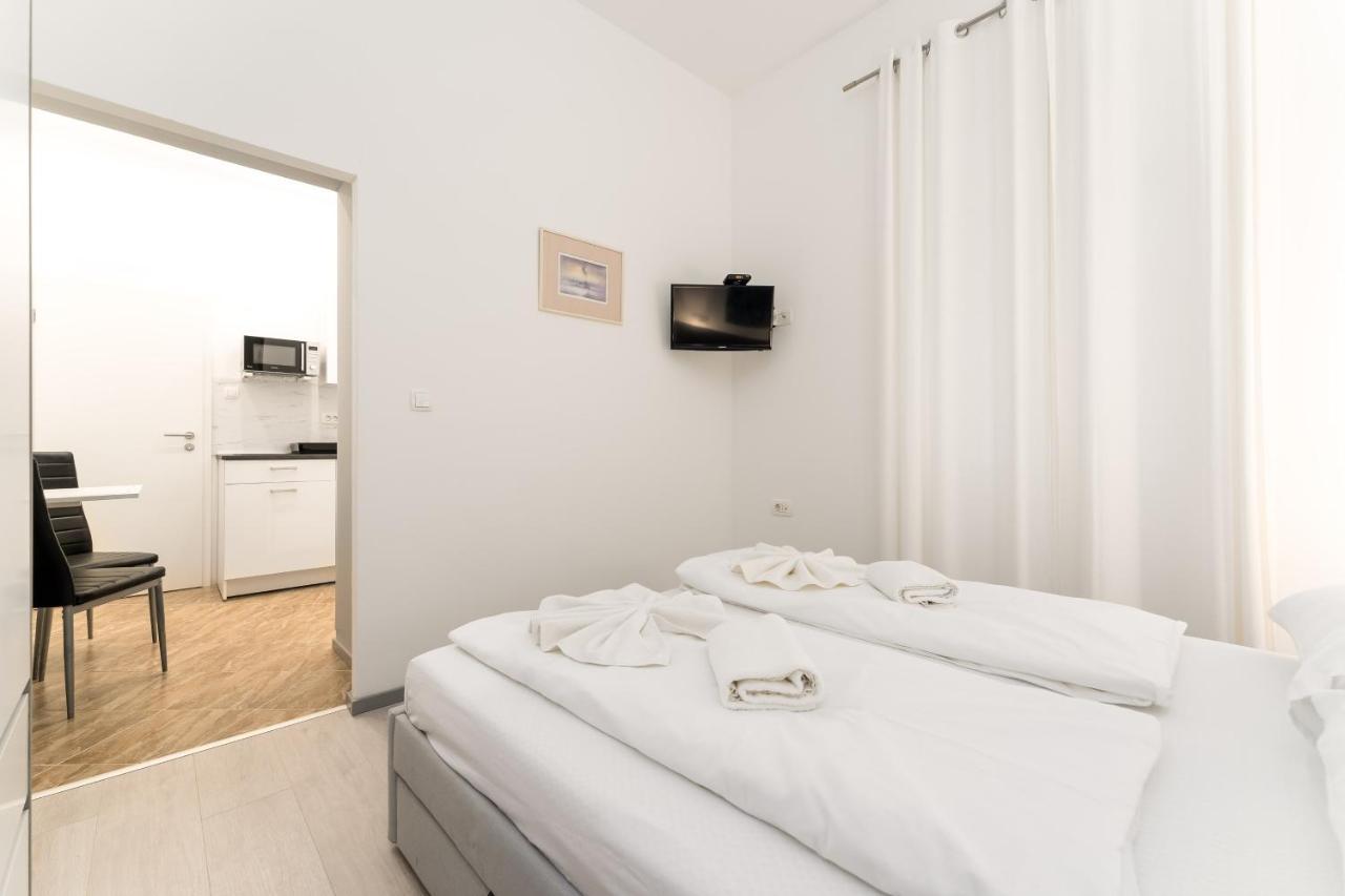 Centar Apartments Риека Экстерьер фото